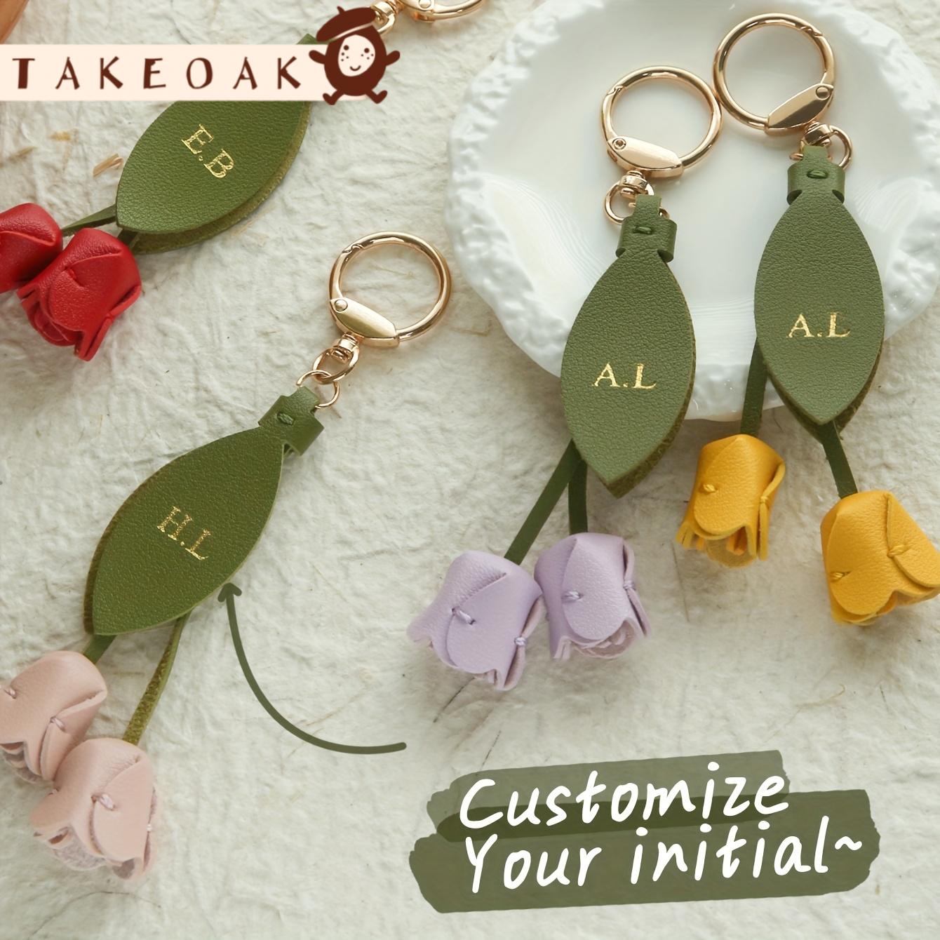 Monogram Keychain Leather - سلسلة مفاتيح جلدية مخصصة بحروف أولية